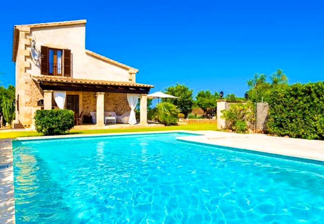 Country house in Santa Margalida - Finca Carritx with swimming pool and WIFI in Can Picafort