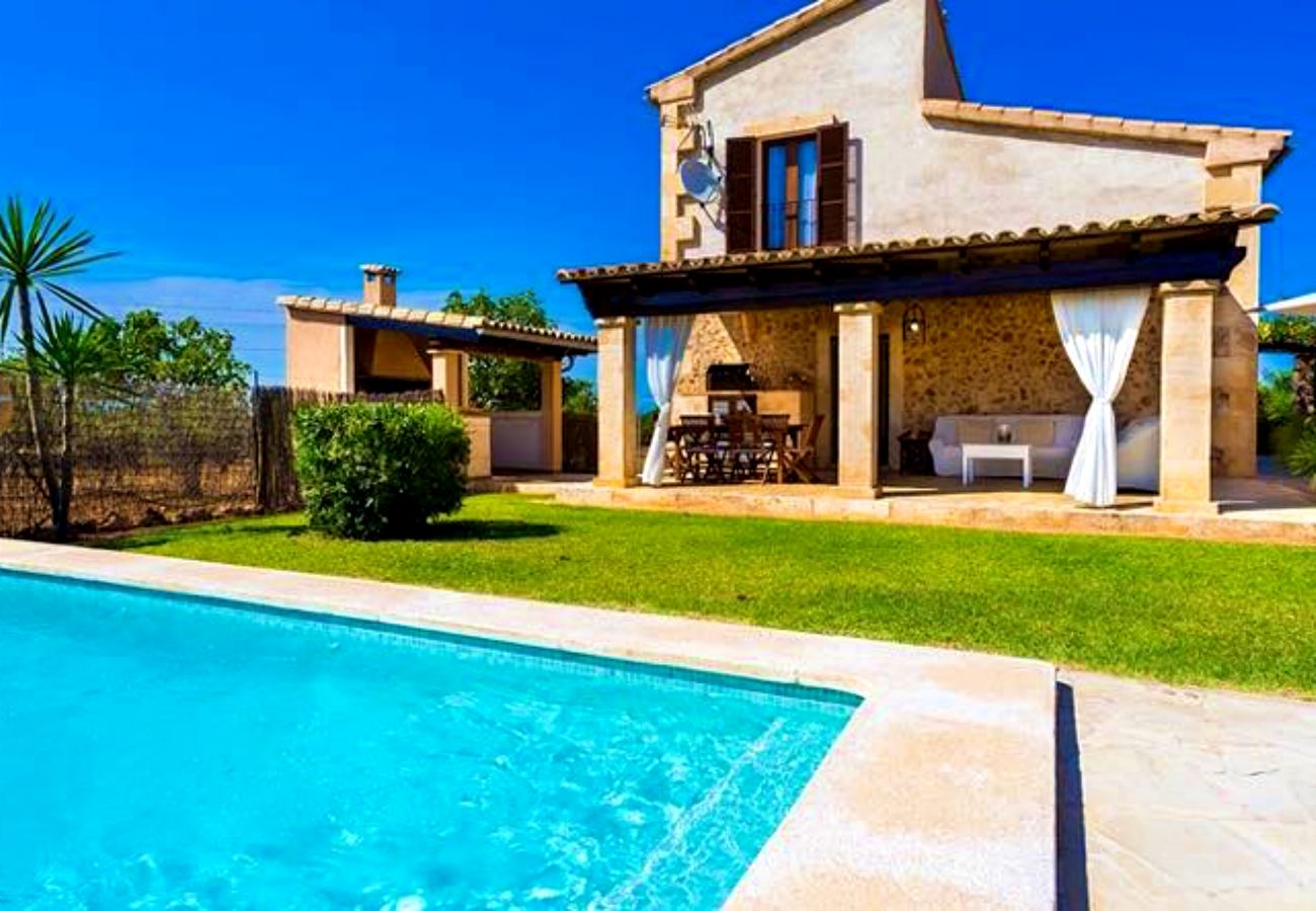 Country house in Santa Margalida - Finca Carritx with swimming pool and WIFI in Can Picafort